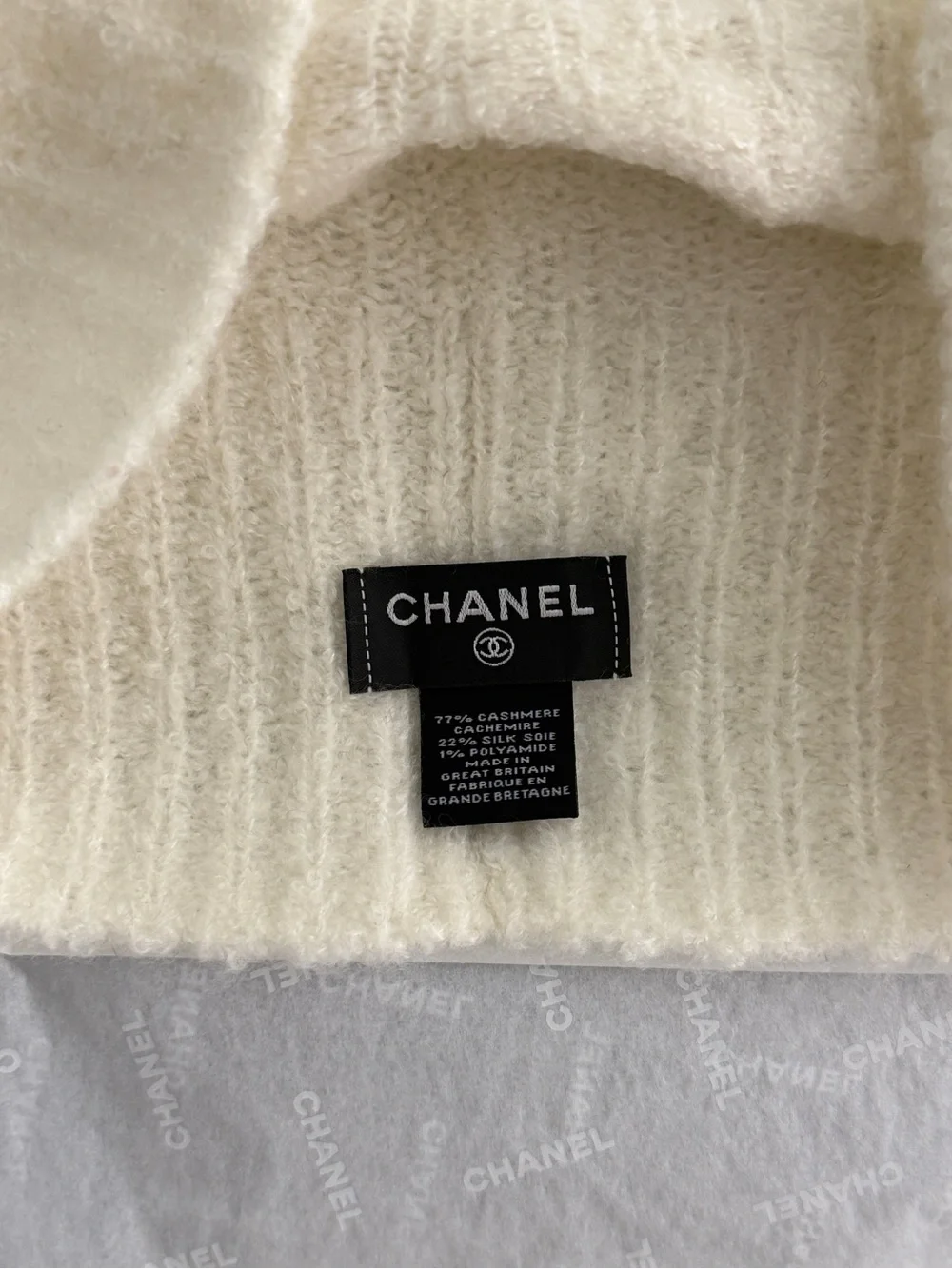 Chanel 25K Cream Cashmere CC Balaclava